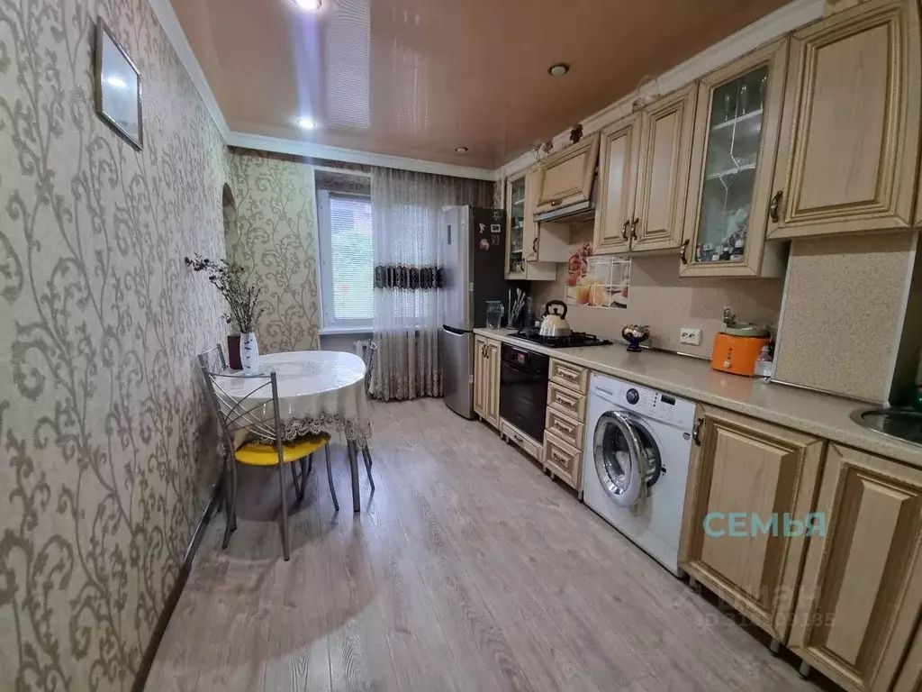 2-к кв. Северная Осетия, Владикавказ ул. Гадиева, 62к2 (50.0 м) - Фото 0