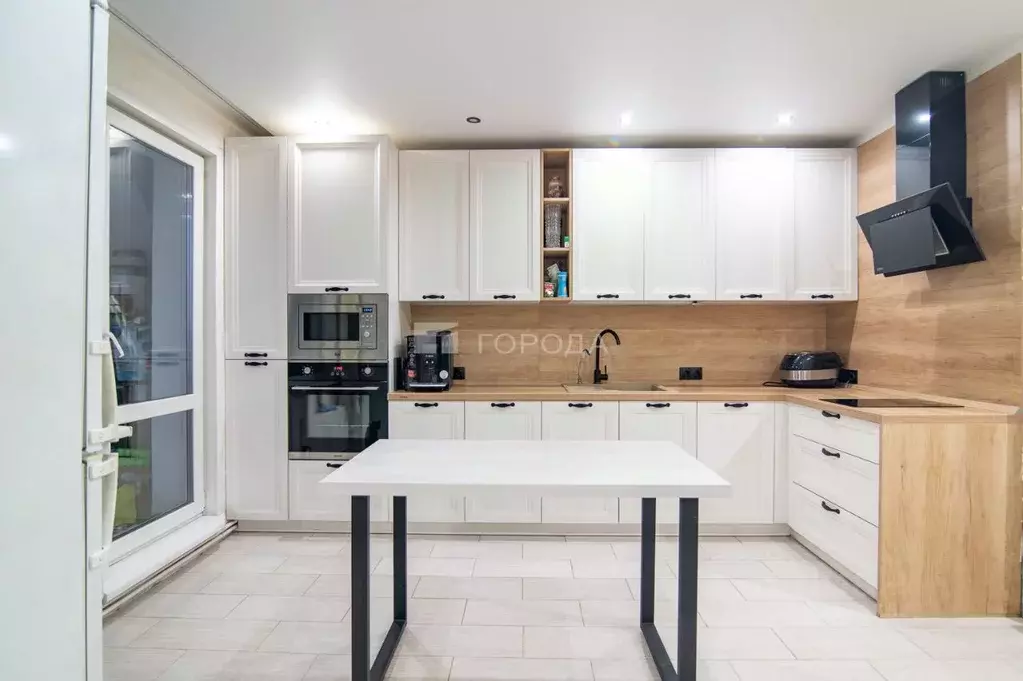 3-к кв. Алтайский край, Барнаул ул. Сергея Ускова, 33 (82.7 м) - Фото 1