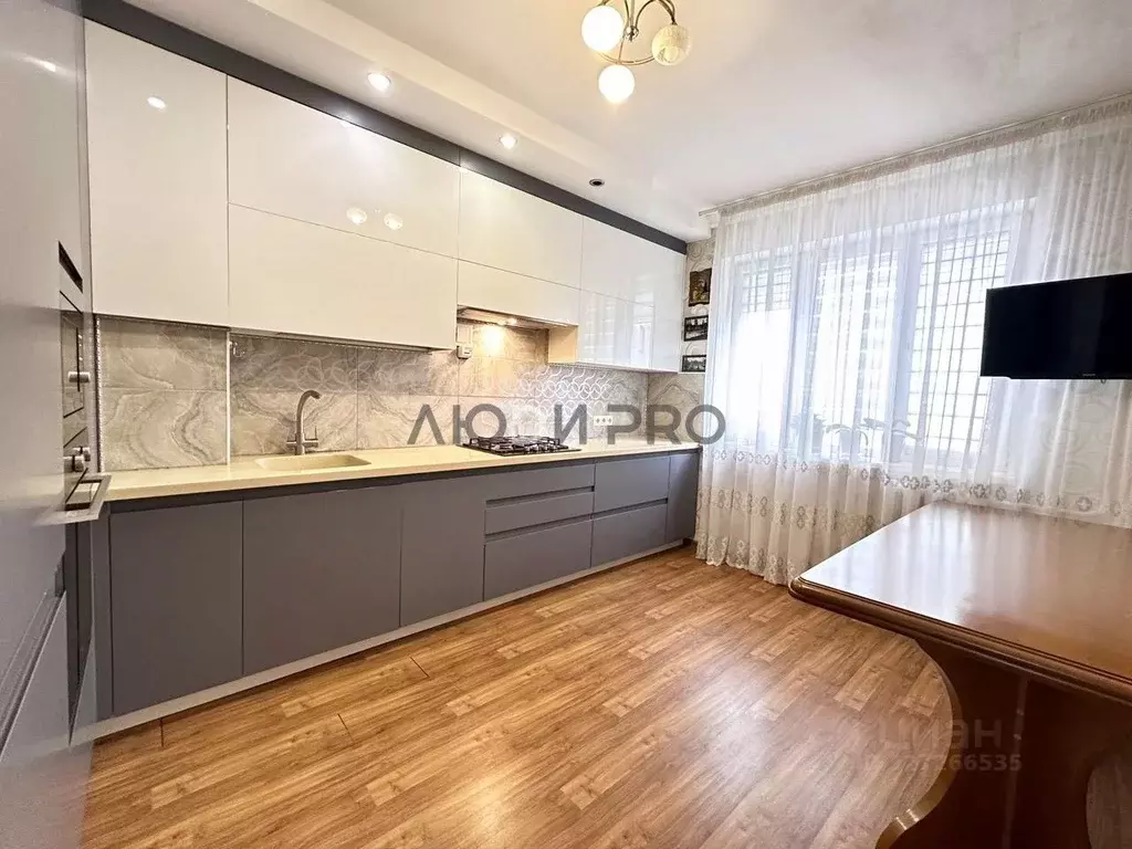 3-к кв. Башкортостан, Уфа ул. Академика Королева, 2 (92.9 м) - Фото 1