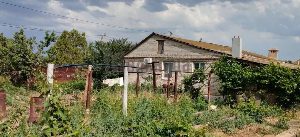 Дом в Волгоградская область, Светлоярский район, пос. Кирова ... - Фото 1