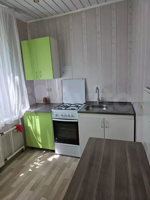 Комната 15,7 м в 3-к., 1/5 эт. - Фото 0