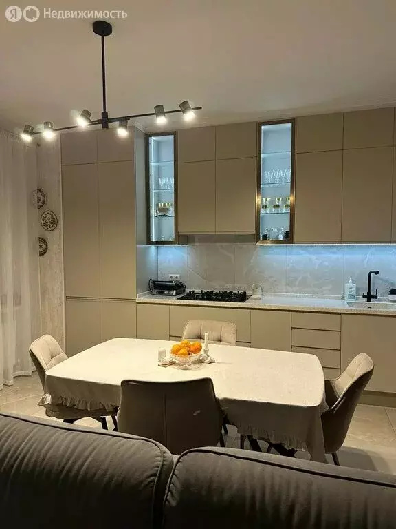 2-комнатная квартира: Ессентуки, улица 60 лет Победы, 7 (90 м) - Фото 1