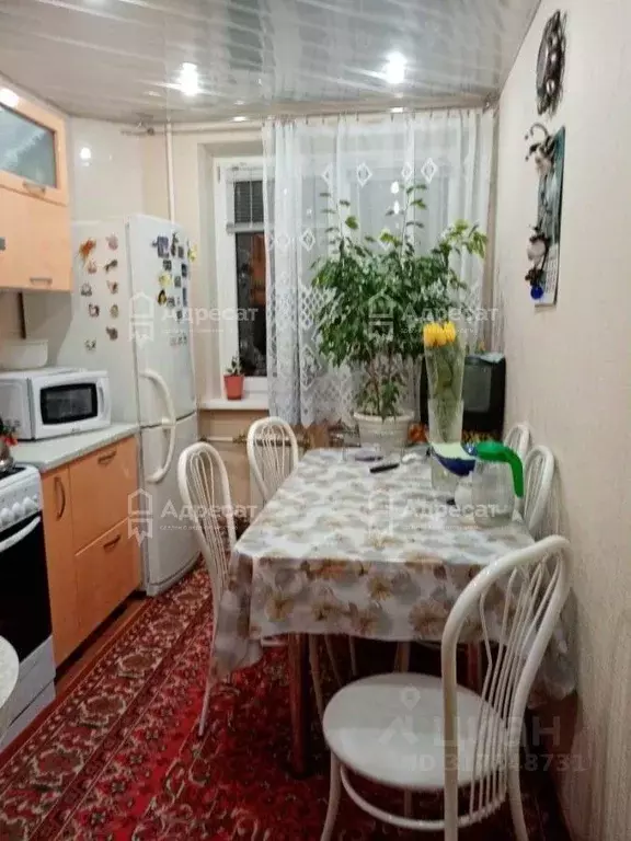 3-к кв. Волгоградская область, Волгоград ул. Репина, 7 (63.3 м) - Фото 0