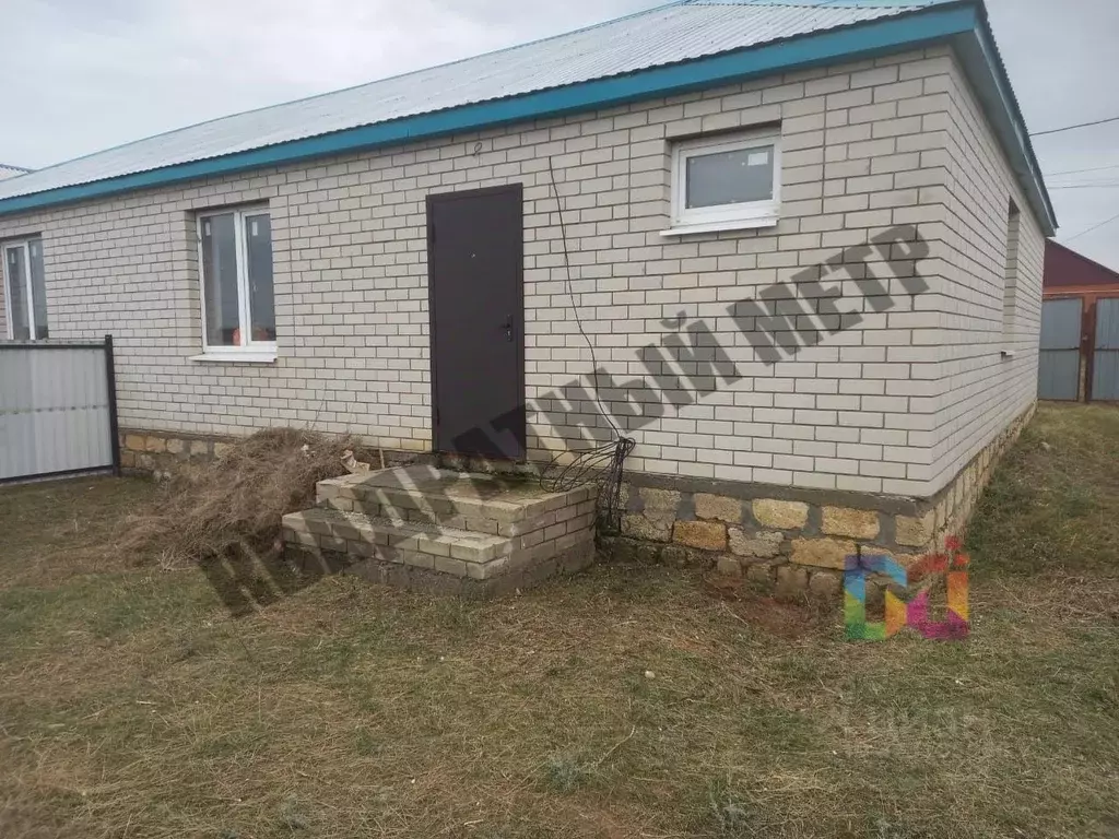 Дом в Калмыкия, Целинный район, с. Троицкое ул. Имени Э.У. Бакланова, ... - Фото 2