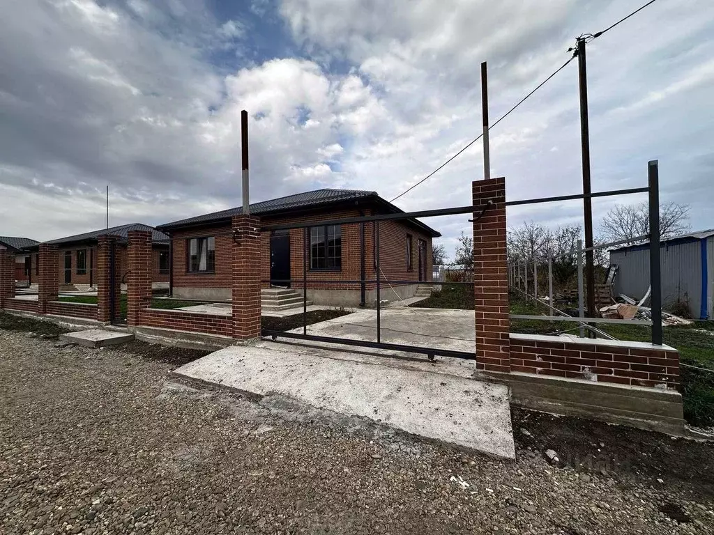 Дом в Краснодарский край, Динской район, с. Красносельское Октябрьская ... - Фото 1