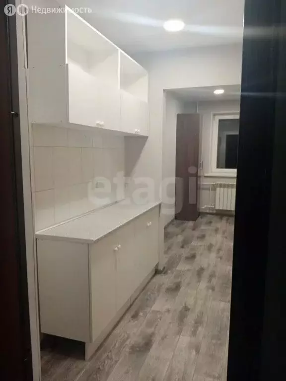 Квартира-студия: Барнаул, улица Георгия Исакова, 142 (15 м) - Фото 2