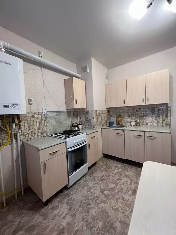 1-к. квартира, 40 м, 3/3 эт. - Фото 0