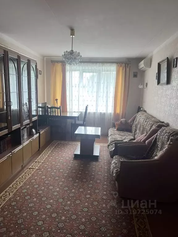 3-к кв. Белгородская область, Губкин ул. Лазарева, 8 (63.3 м) - Фото 0