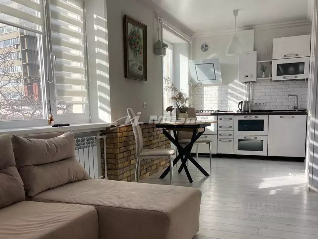 2-к кв. Крым, Симферополь пер. Молодых Подпольщиков, 7 (40.0 м) - Фото 1