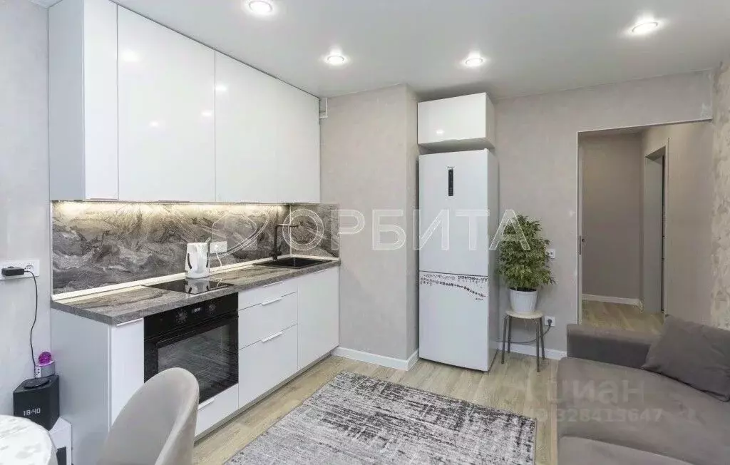 Студия Тюменская область, Тюмень ул. Валентины Трофимовой, 12 (28.8 м) - Фото 0