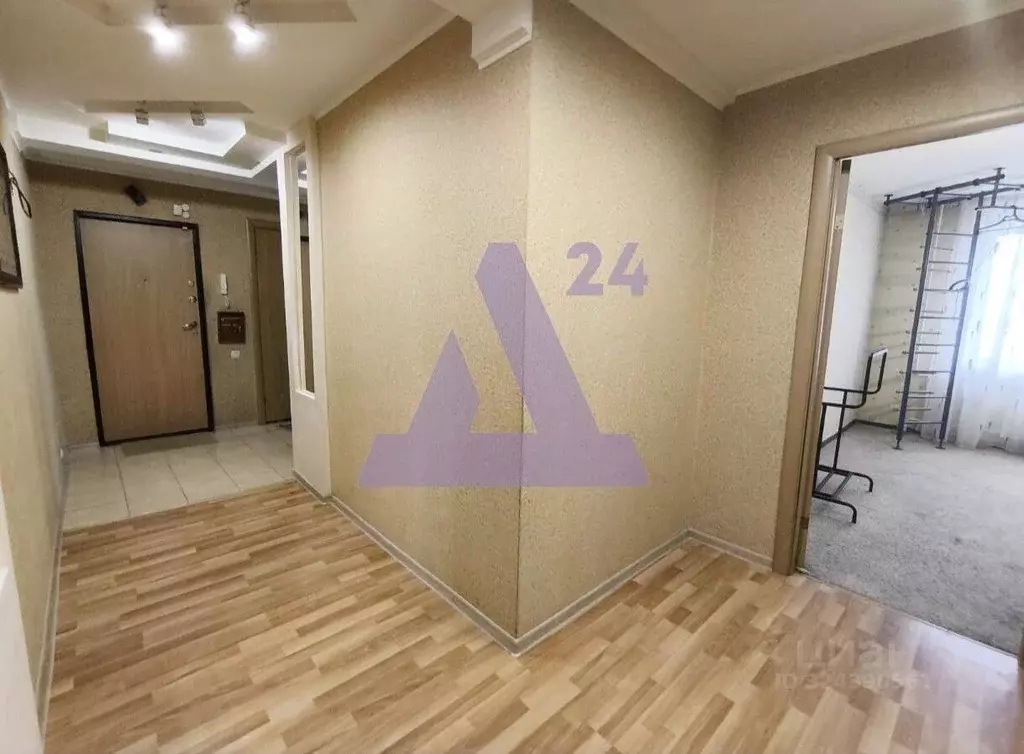 3-к кв. Алтайский край, Барнаул ул. Панфиловцев, 35 (64.8 м) - Фото 1