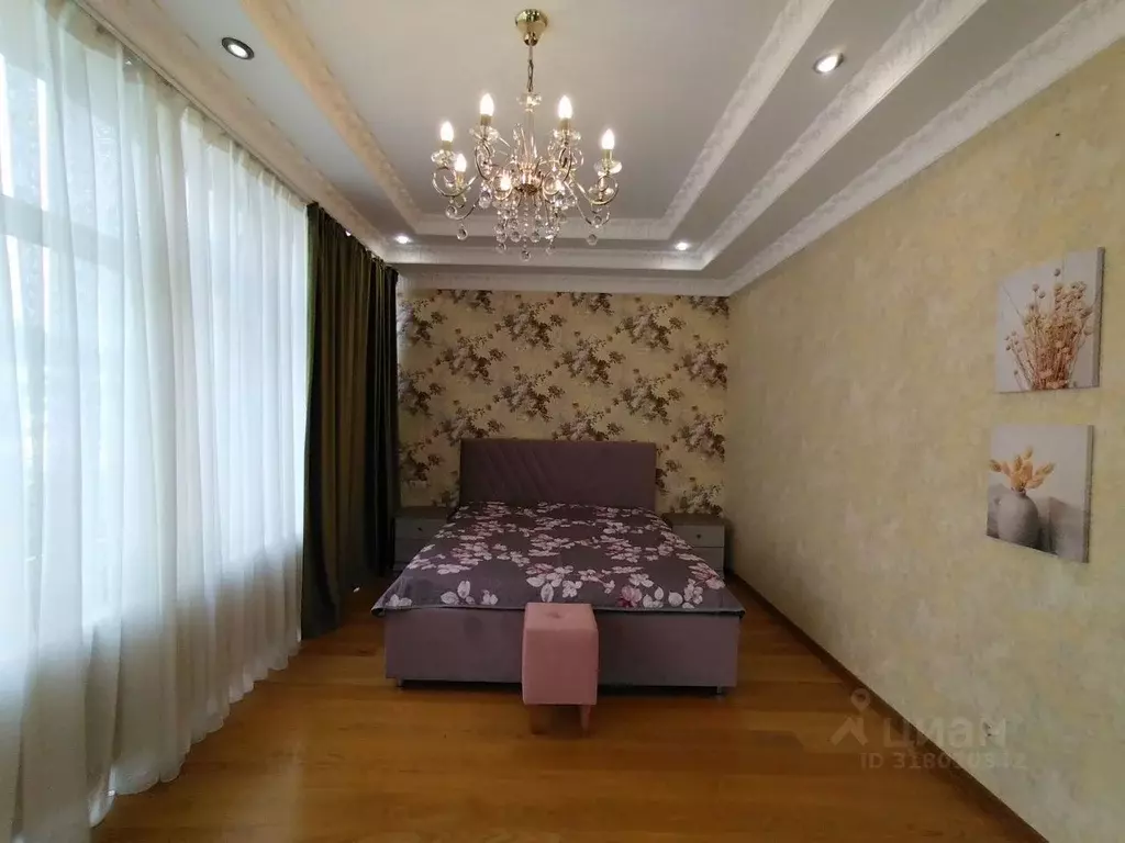 2-к кв. Краснодарский край, Сочи Адлер жилрайон, ул. Садовая, 48 (82.0 ... - Фото 1