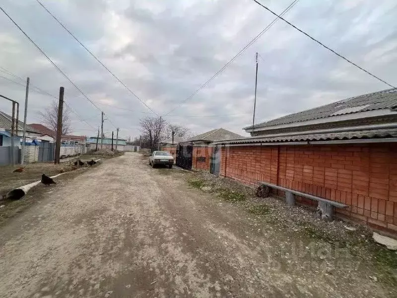 Дом в Карачаево-Черкесия, пос. Эркен-Шахар ул. Заура Керейтова (76 м) - Фото 0