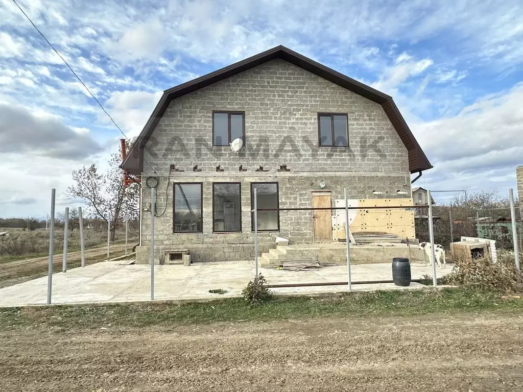 Дом в Адыгея, Майкопский район, Краснооктябрьское с/пос, пос. Табачный ... - Фото 0