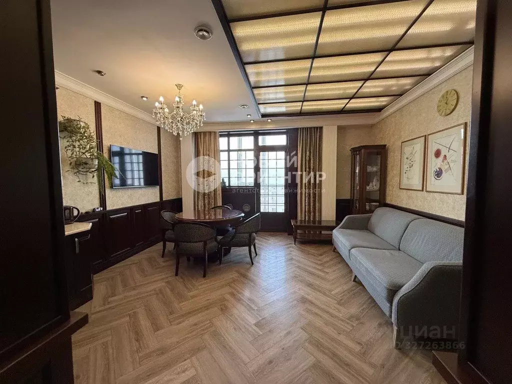 1-к кв. Свердловская область, Екатеринбург ул. Вайнера, 60 (60.7 м) - Фото 1