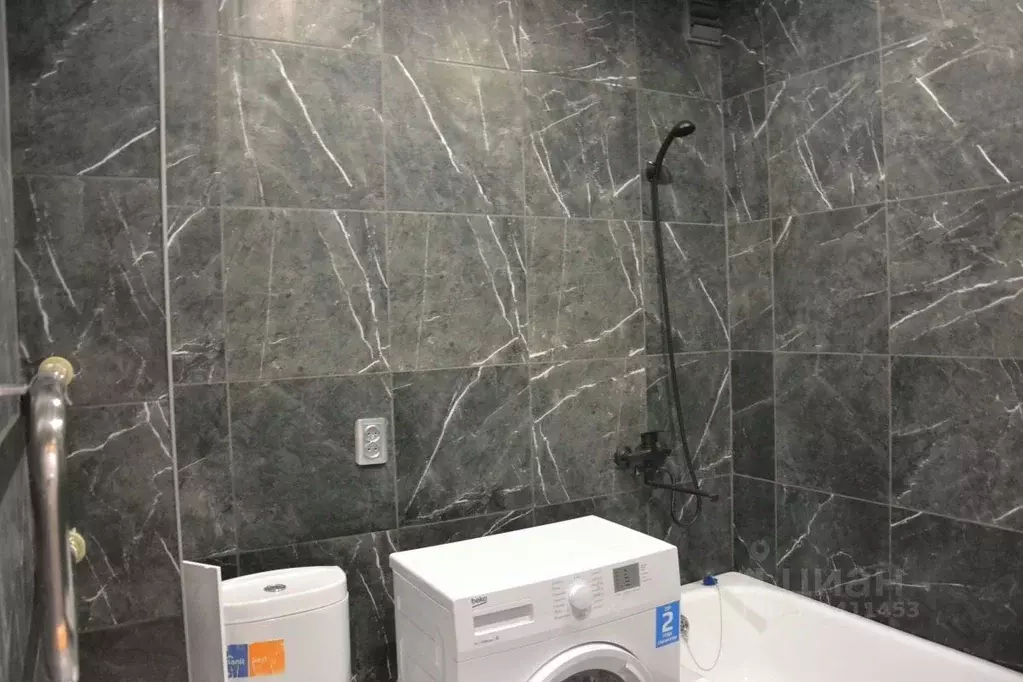 1-к кв. Курская область, Курск просп. Кулакова, 7 (35.8 м) - Фото 2