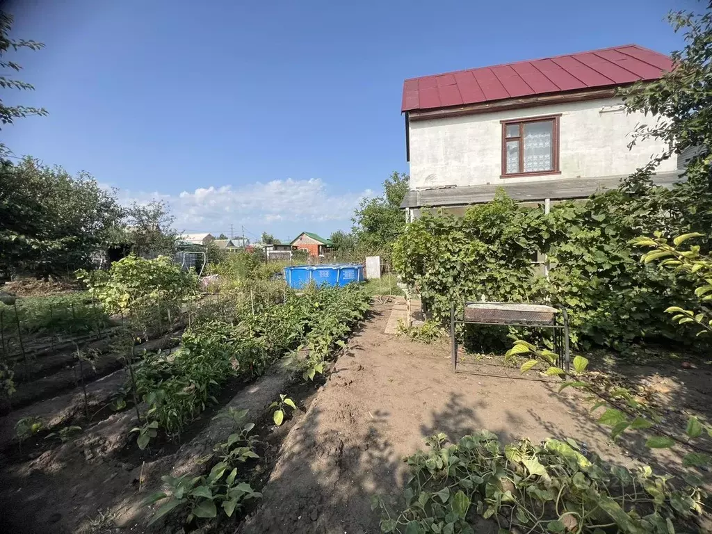 Дом в Саратовская область, Балаковский район, Натальинское ... - Фото 0