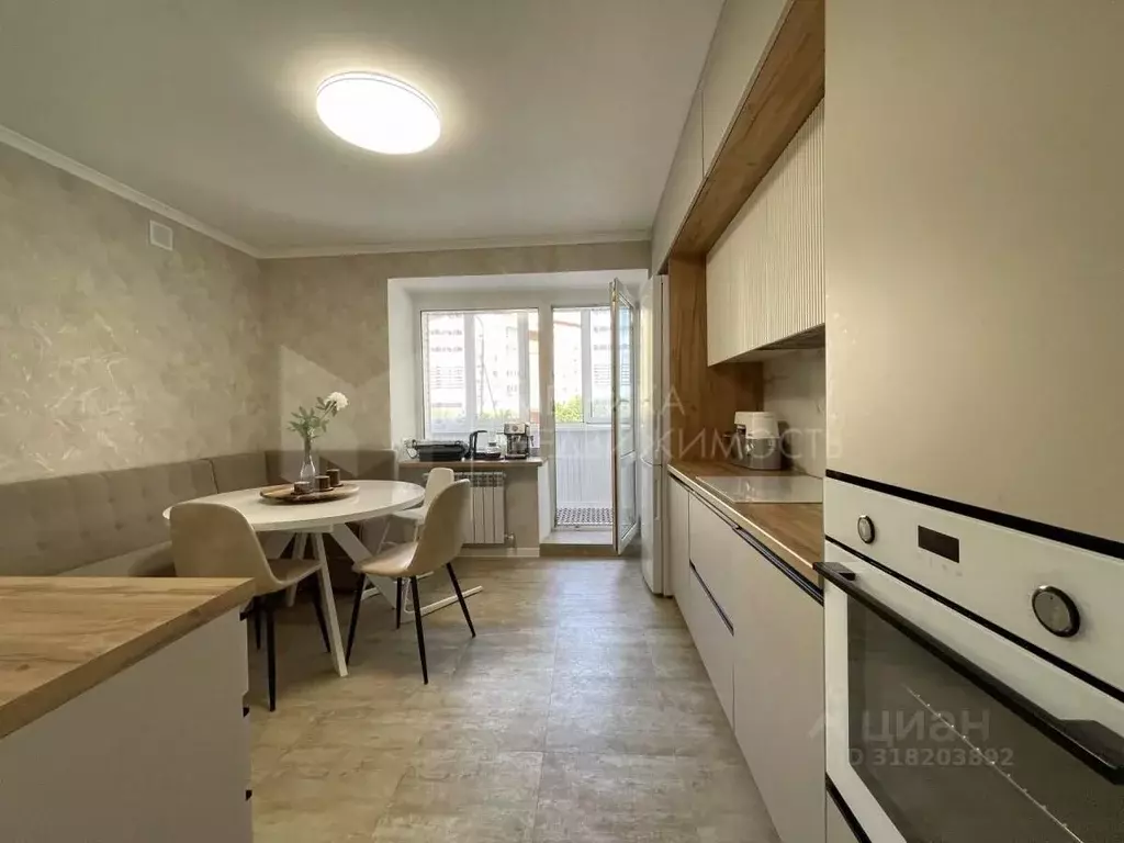 2-к кв. Тюменская область, Тюмень ул. Мельникайте, 138 (57.4 м) - Фото 0