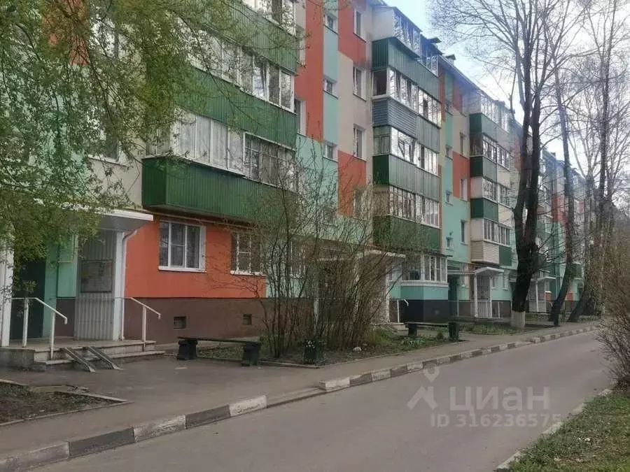 2-к кв. Белгородская область, Старый Оскол Интернациональный мкр, 31 ... - Фото 0