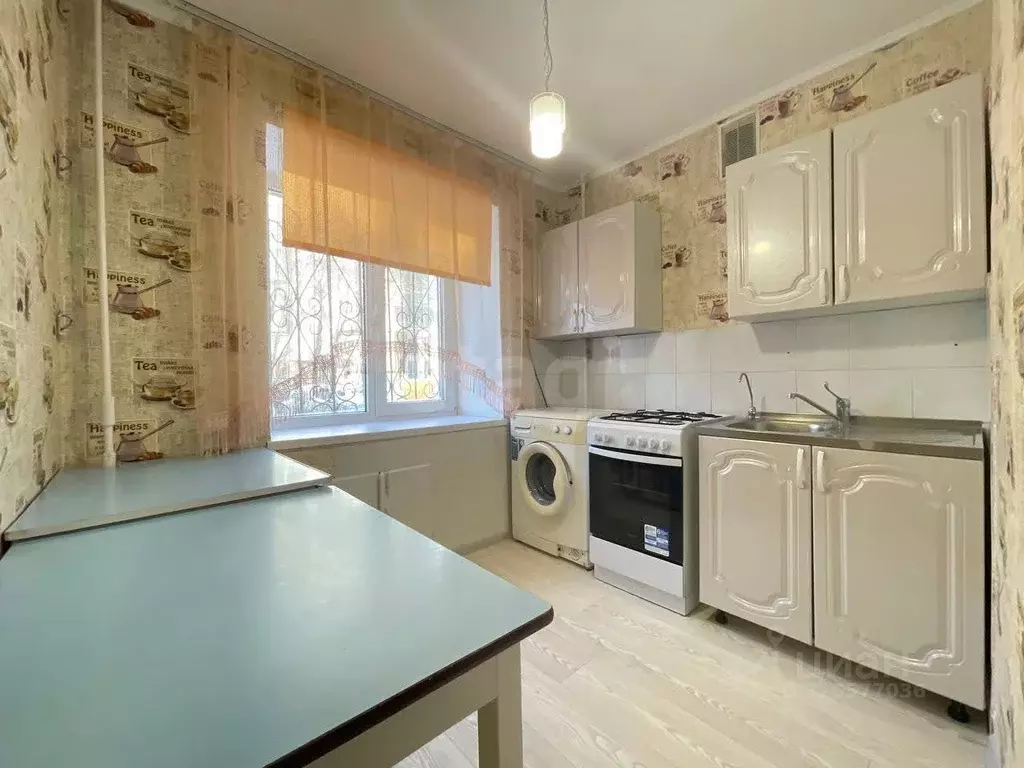 3-к кв. Тюменская область, Тюмень ул. Грибоедова, 8 (57.0 м) - Фото 1