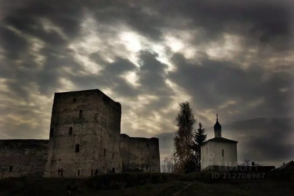 Комната Псковская область, Печорский муниципальный округ, д. Изборск ... - Фото 1