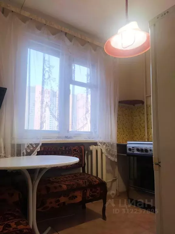 1-к кв. Свердловская область, Екатеринбург ул. Ясная, 32к1 (35.0 м) - Фото 1