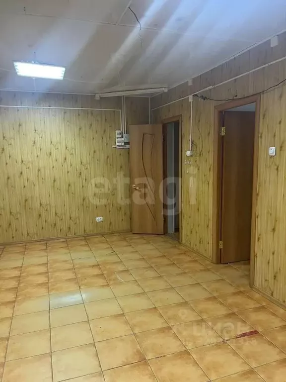 Торговая площадь в Калужская область, Киров ул. Жмакина, 51 (41 м) - Фото 1