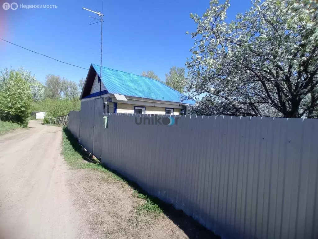Дом в село Иглино, Октябрьская улица (50 м) - Фото 1