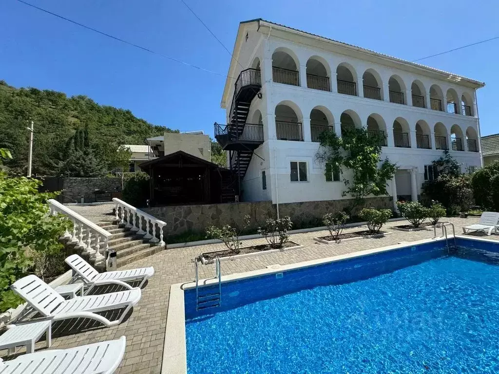 Комната Крым, Алушта муниципальный округ, с. Рыбачье ул. Речная, 84 - Фото 1