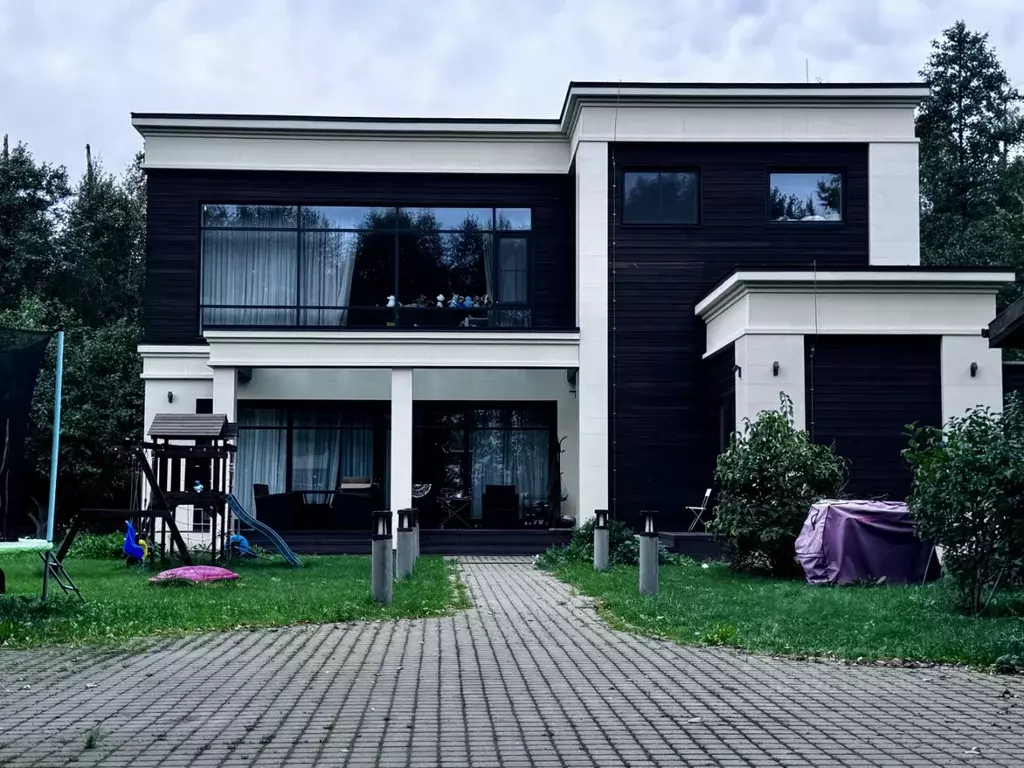 Дом в Санкт-Петербург Соловьиная ул., 13к2 (200 м) - Фото 1