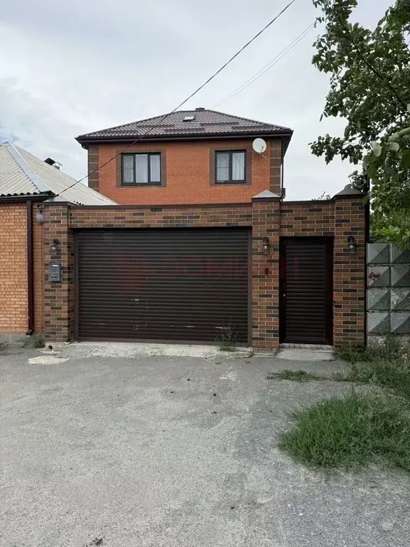 Дом в Ростовская область, Ростов-на-Дону Алтайская ул., 8 (170 м) - Фото 1