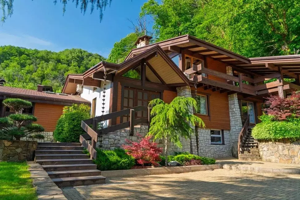 Дом в Краснодарский край, Сочи Красная Поляна пгт, ул. Дворцовая, 10 ... - Фото 1