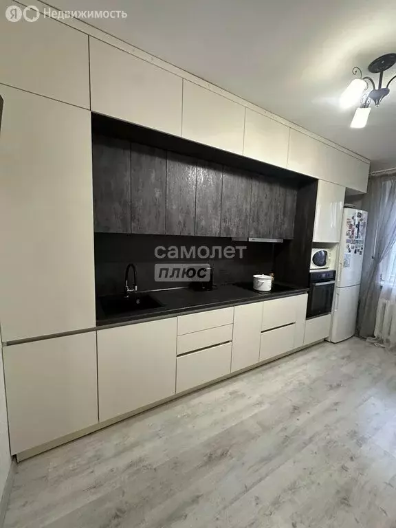 2-комнатная квартира: Омск, улица Леонида Маслова, 2 (57 м) - Фото 1