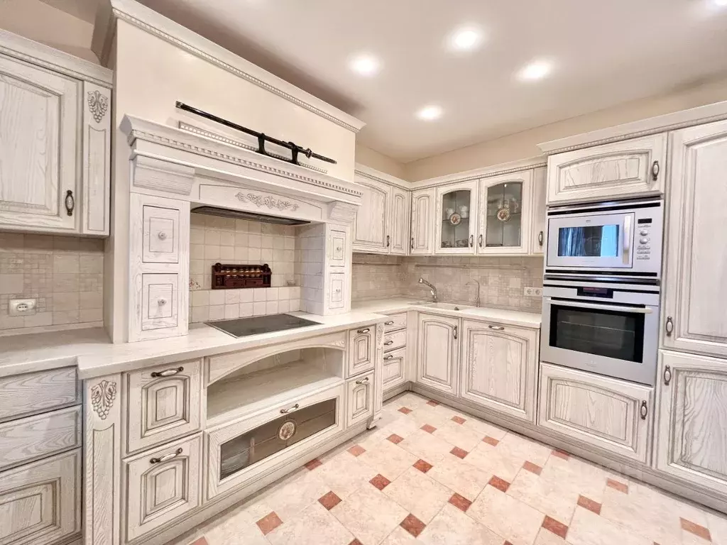 2-к кв. Тульская область, Тула ул. Демонстрации, 1а (82.0 м) - Фото 0