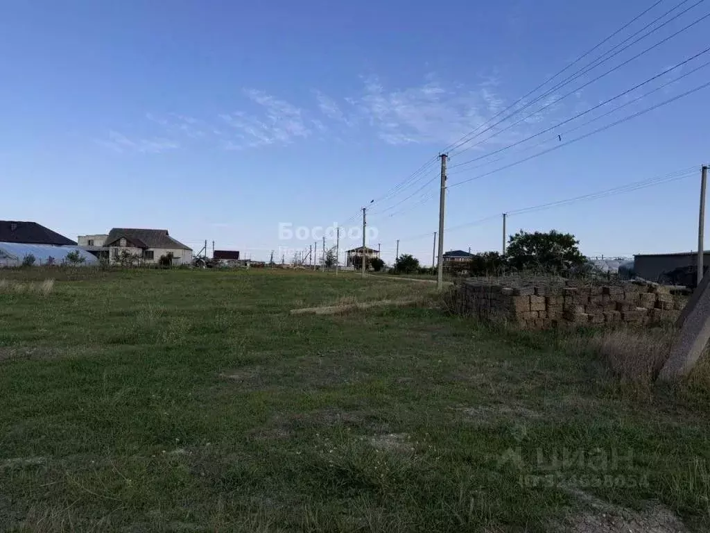 Участок в Крым, Кировский район, с. Яркое Поле ул. Высоцкого (15.0 ... - Фото 1