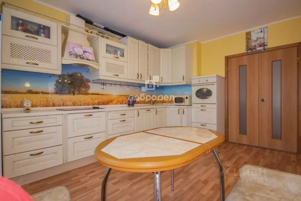 3-к кв. Свердловская область, Екатеринбург ул. Индустрии, 104 (96.6 м) - Фото 1