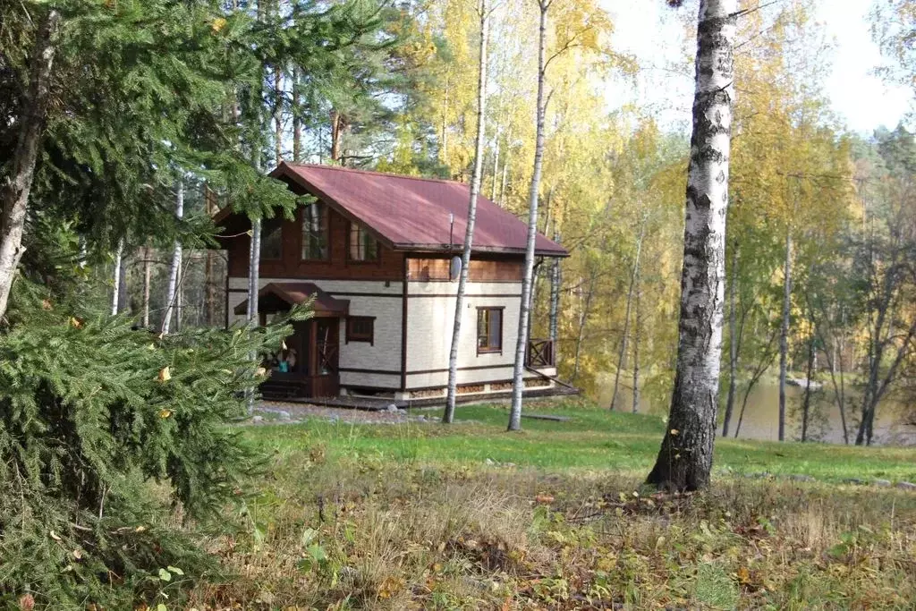 Дом в Карелия, Лахденпохский муниципальный округ, пос. Харвиа, Район ... - Фото 2
