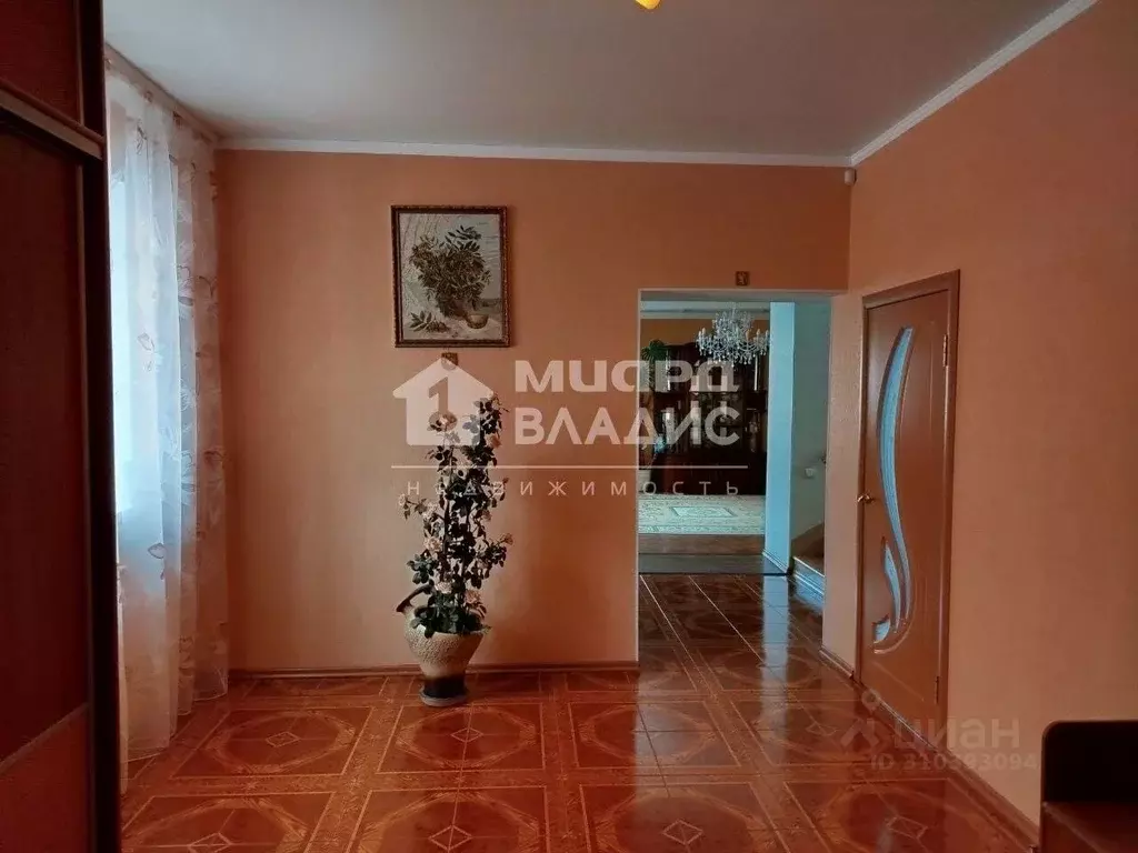 Дом в Омская область, Омск ул. 8-я Солнечная (220 м) - Фото 1