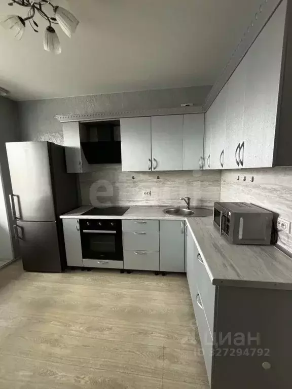 2-к кв. Тюменская область, Тюмень ул. Революции, 228к2 (56.7 м) - Фото 1