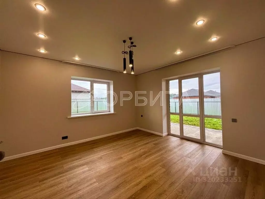 Дом в Тюменская область, Тюменский район, д. Ушакова  (90 м) - Фото 1