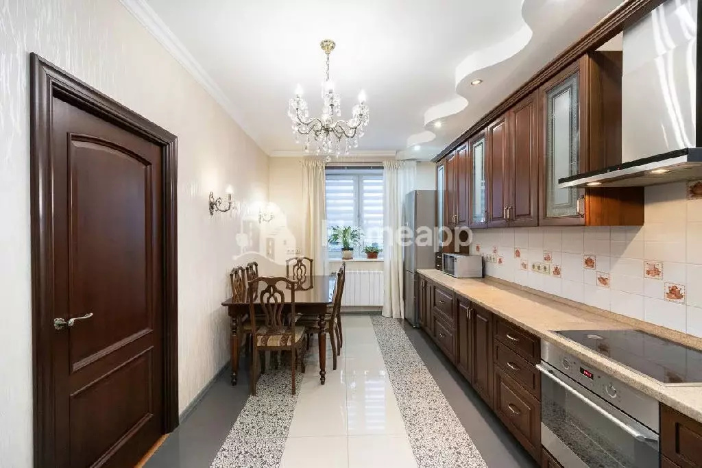 Продается 4-комнатная квартира - Фото 1