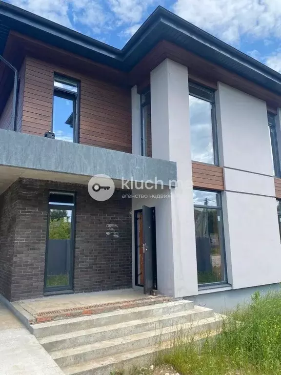 Дом в Татарстан, Верхнеуслонский район, Введенско-Слободское с/пос, с. ... - Фото 0