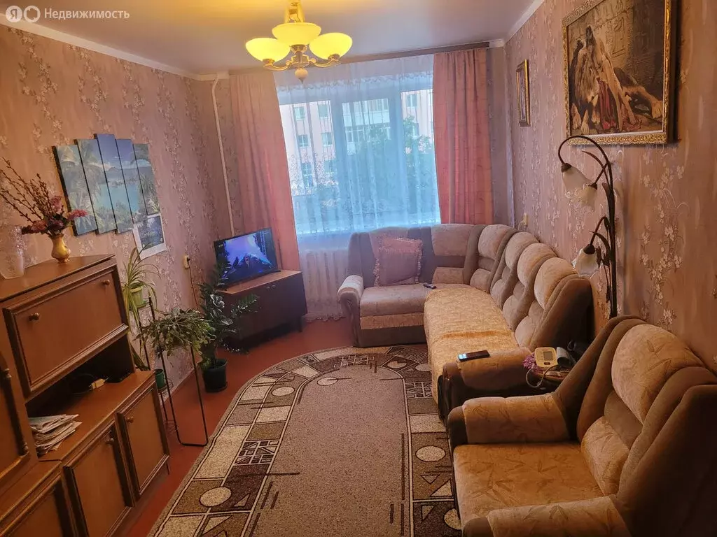 3-комнатная квартира: Красный Сулин, микрорайон имени 50 лет Октября, ... - Фото 0