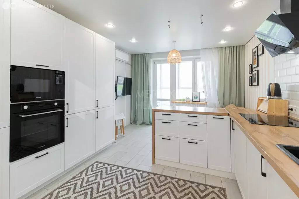 3-комнатная квартира: Тюмень, улица Федюнинского, 60 (83.3 м) - Фото 1