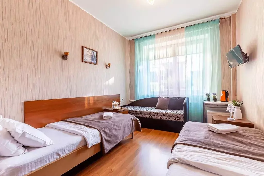 Комната Санкт-Петербург 27-я Васильевского острова линия, 8 - Фото 1