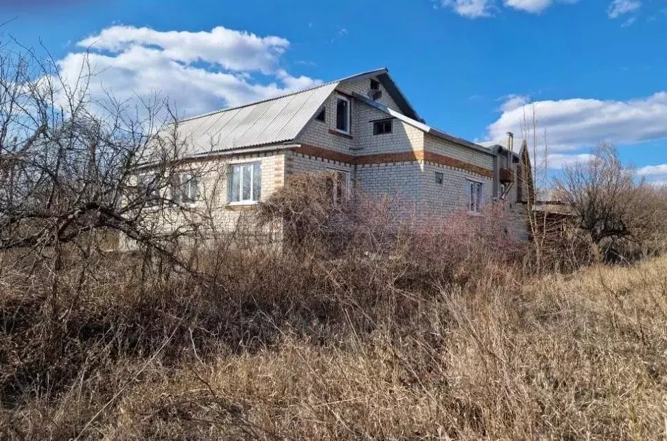 Дом в Белгородская область, Валуйский муниципальный округ, с. Орехово ... - Фото 0