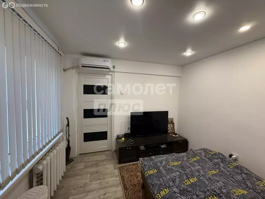 3-комнатная квартира: Астрахань, улица Космонавтов, 6 (49.4 м) - Фото 0