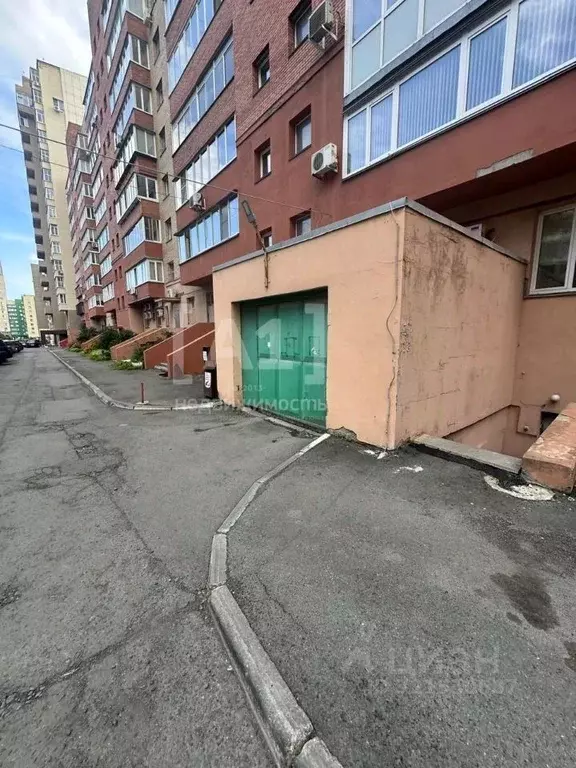 Гараж в Челябинская область, Челябинск ул. Братьев Кашириных, 12 (21 ... - Фото 1