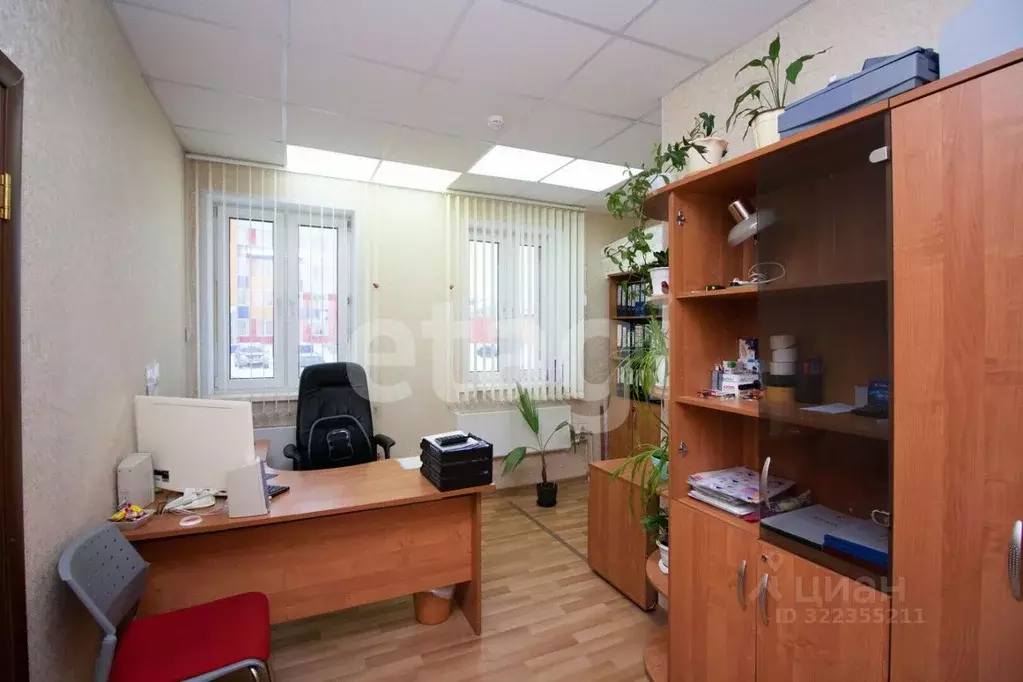 Офис в Ямало-Ненецкий АО, Новый Уренгой Сибирская ул., 77 (69 м) - Фото 1