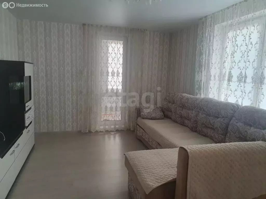 2-комнатная квартира: Омск, улица Конева, 10 (56 м) - Фото 1